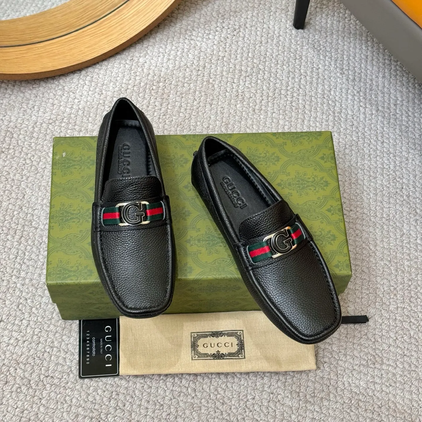 Men's shoes 💰420 (Yangli) Gucci* - the top version of Gucci classic beanie shoes! It is made of imported original cowhide and has a comfortable first layer of sheepskin lining! Original wear-resistant rubber outsole! High quality products! Size 38-46, with shoe dial, cloth bag, card